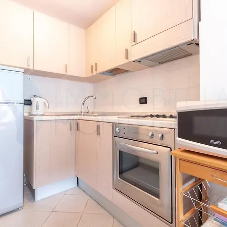 Bilocale In Centro Con Terrazzo E Wifi - As11 *